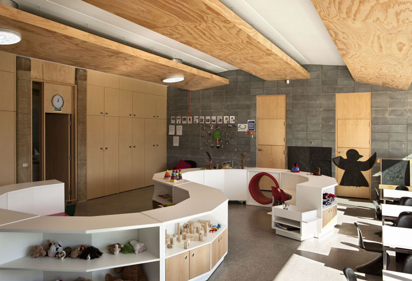 CASA builds a ‘womb-like' early learning center for a maori tribe in new zealand designboom