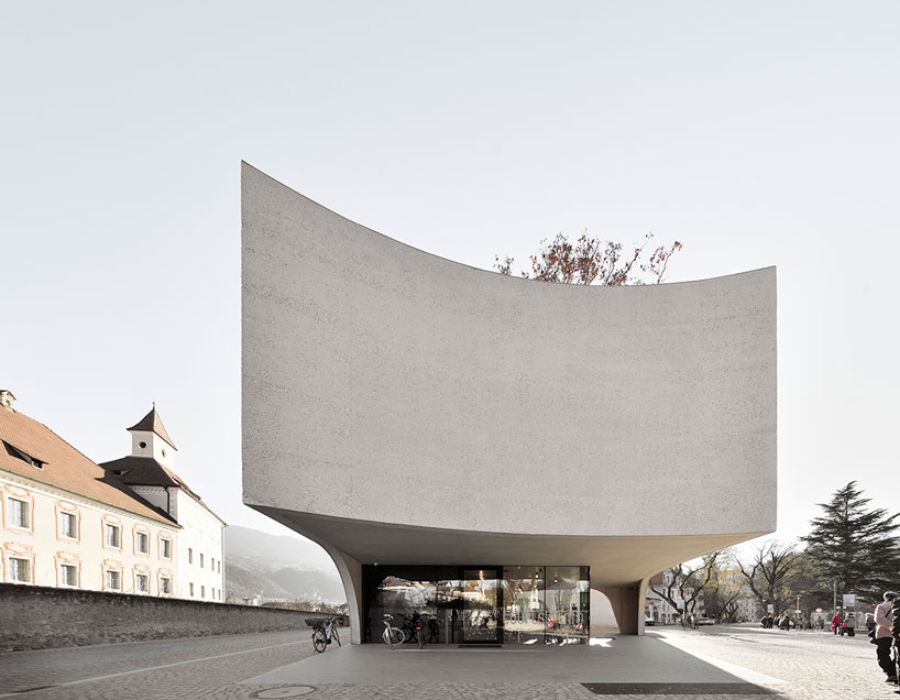 curving concrete wraps modus architects' 'treehugger' tourist office in italy designboom