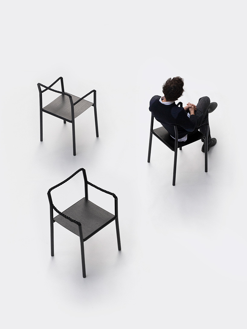 ronan & erwan bouroullec's rope chair for artek encourages creativity in posture