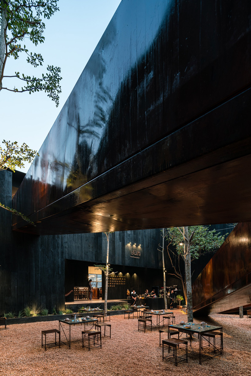  sawadeesign connects the functions of YAM restaurant in vietnam with burnt orange bridge