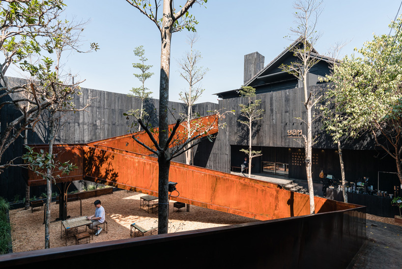  sawadeesign connects the functions of YAM restaurant in vietnam with burnt orange bridge