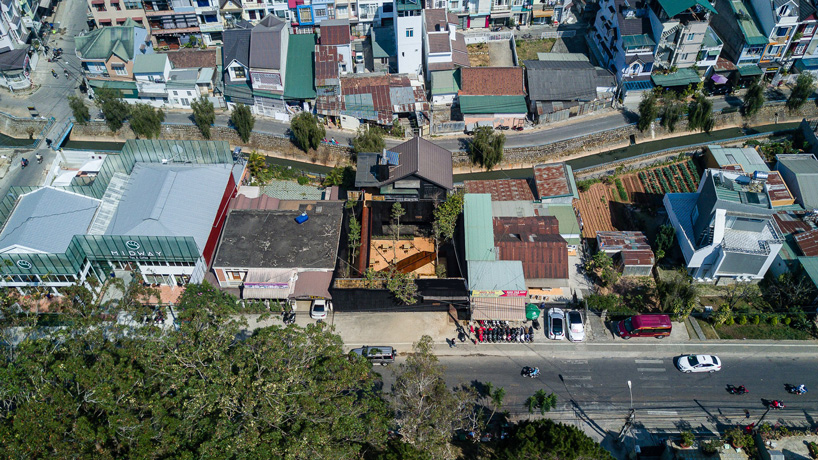  sawadeesign connects the functions of YAM restaurant in vietnam with burnt orange bridge