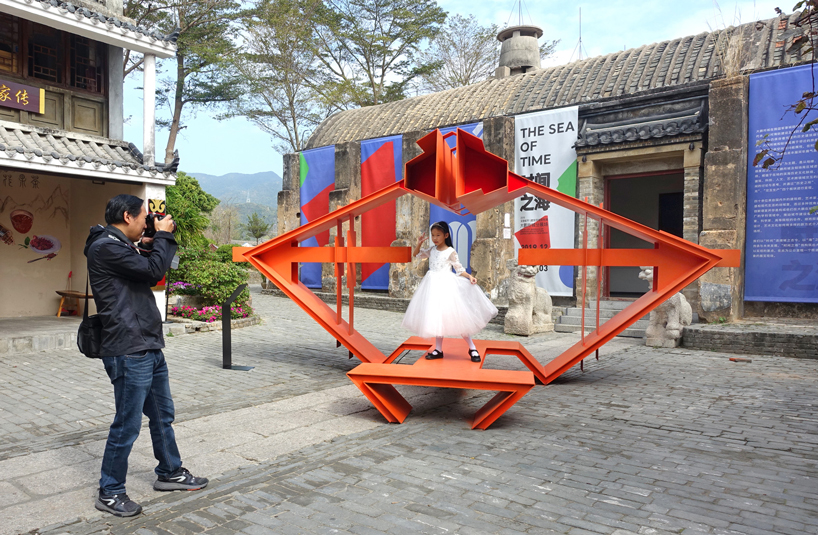 studio frank havermans designs 'social magnet' installation for shenzhen biennale designboom