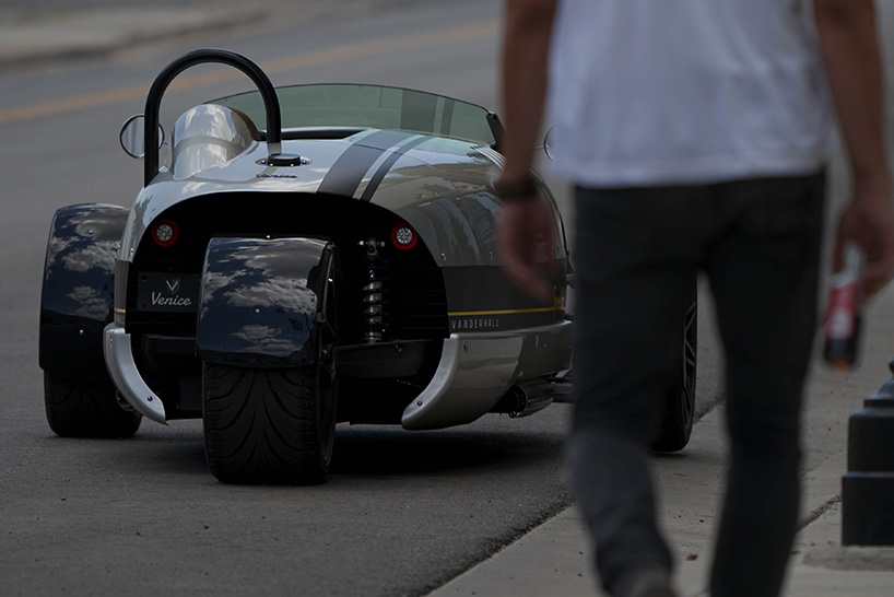 the vanderhall venice GT is a half car, half motorcycle nostalgic roadster - 5