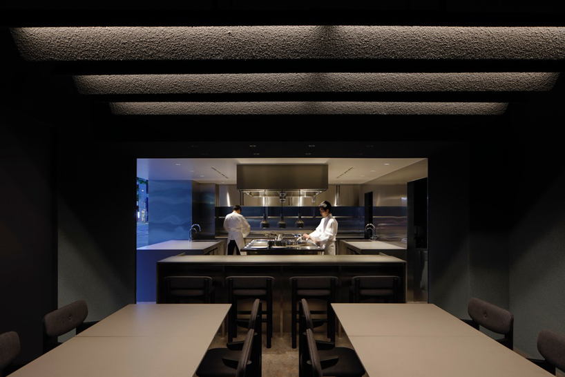 CASE REAL creates a minimal setting for experimental restaurant 'nôl' in tokyo