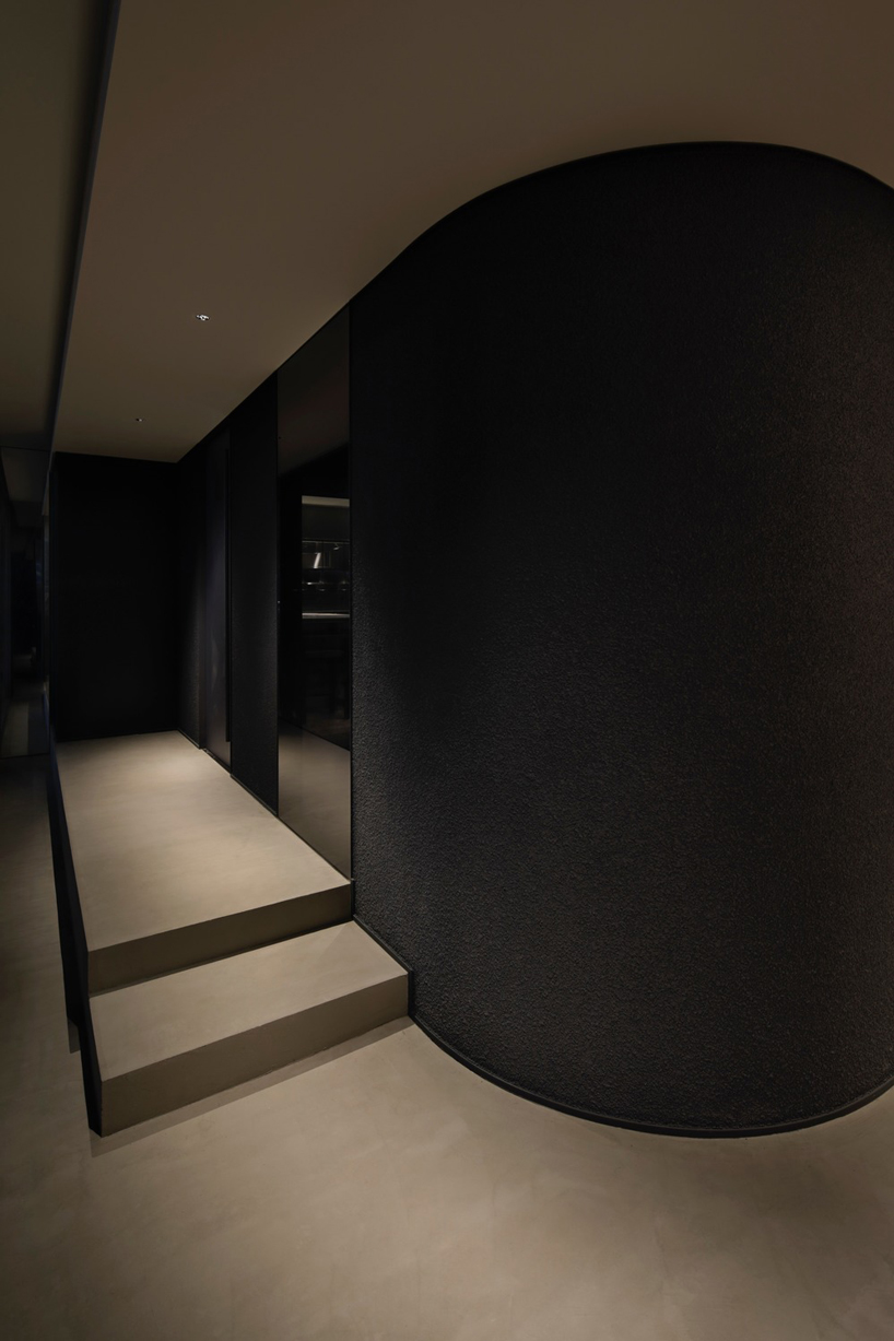 CASE-REAL creates a minimal setting for experimental restaurant 'nôl' in tokyo