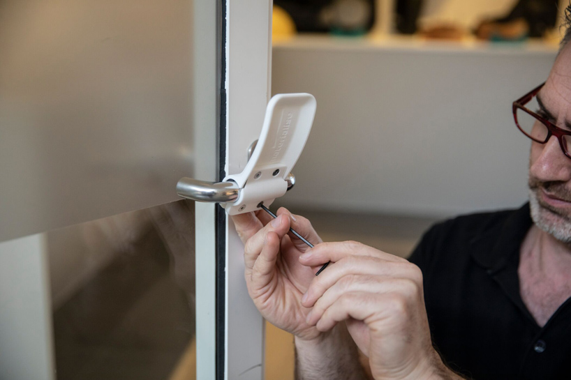 coronavirus door handle