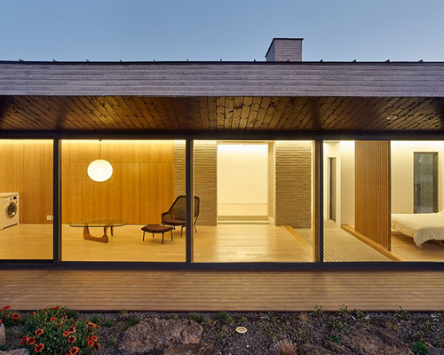 NOMAL builds a family home in korea that can be split into two for visiting guests