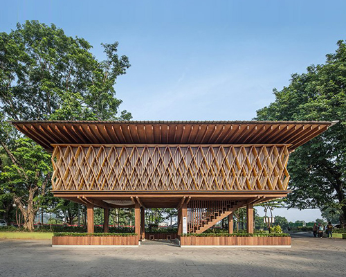 SHAU forms an elevated 'microlibrary' from prefabricated timber in indonesia