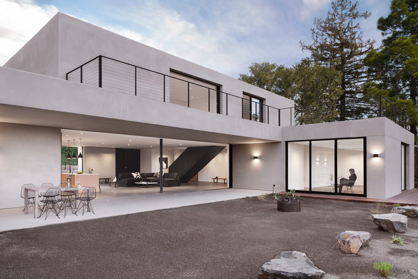 stradella residence by EYRC overlooks stone canyon reservoir in bel air, california