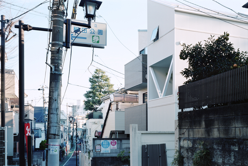 suzuko yamada architects' waseda house is a tall, narrow family dwelling in tokyo