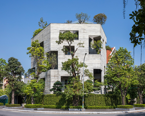 VTN architects wraps 'ha long villa' in vietnam with occupiable garden façade