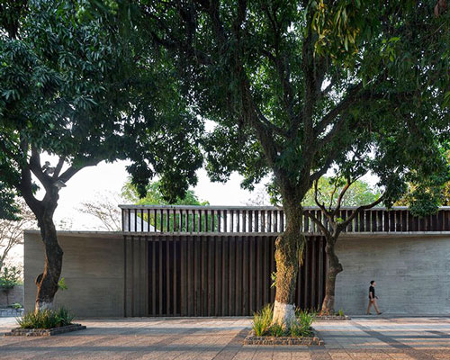 equipo de arquitectura applies concrete and rusted metal to restore synagogue in paraguay