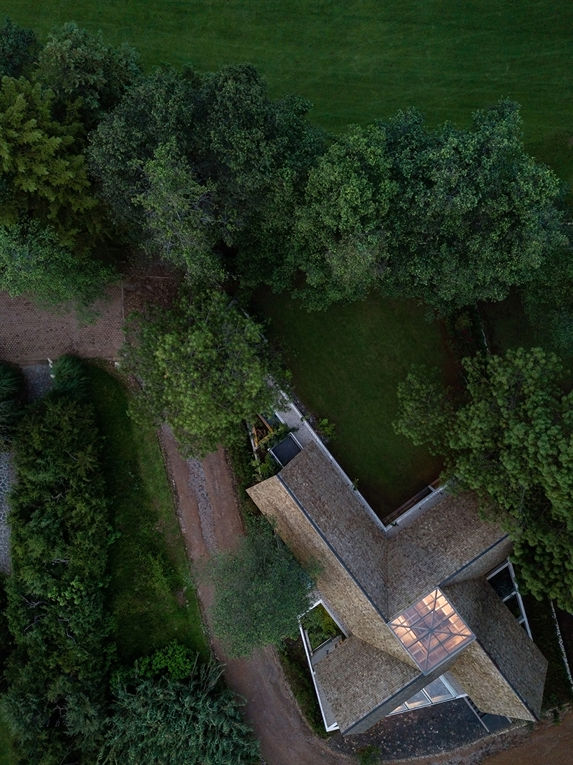 estudio MMX CRA house