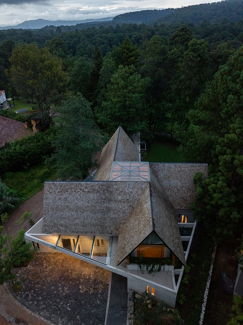 estudio MMX CRA house