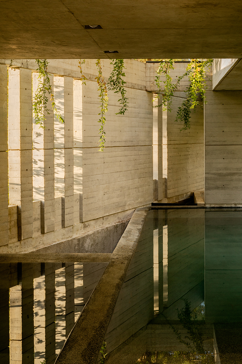 estudio MMX CRA house