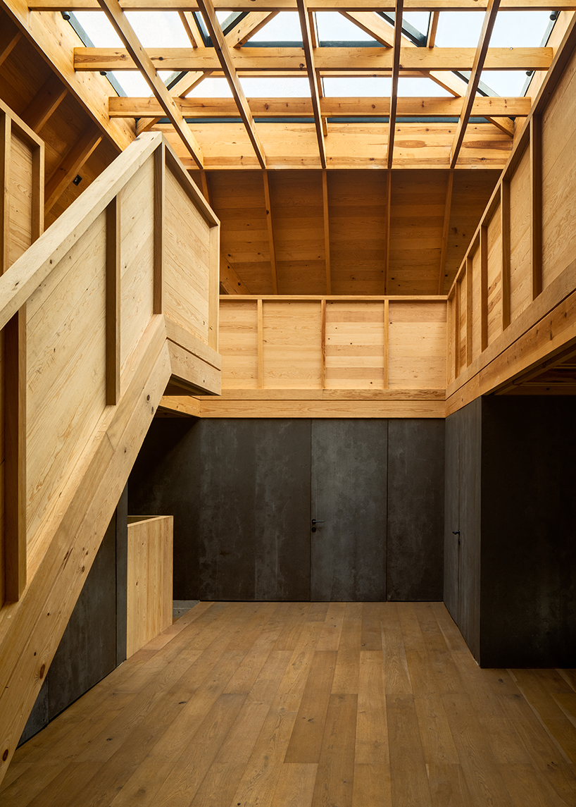 estudio MMX CRA house