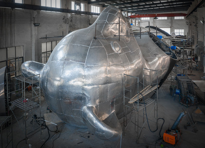 florentijn hofman's giant 'selfie panda' to be installed in dujiangyan, china designboom