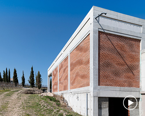 gramazio kohler pilots 'augmented bricklaying' for kitrvs winery façade in greece