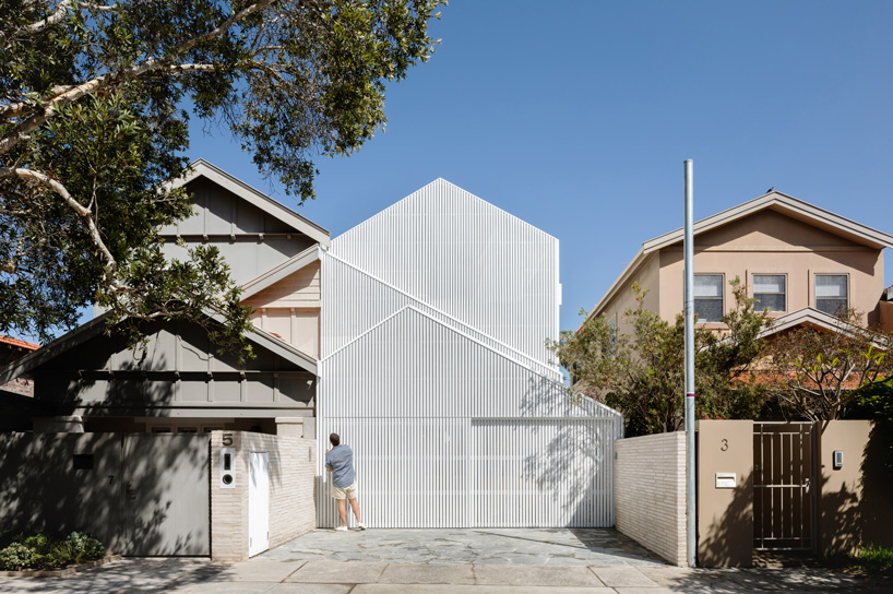 james garvan combines three gabled forms in the façade of north bondi house in australia - 1