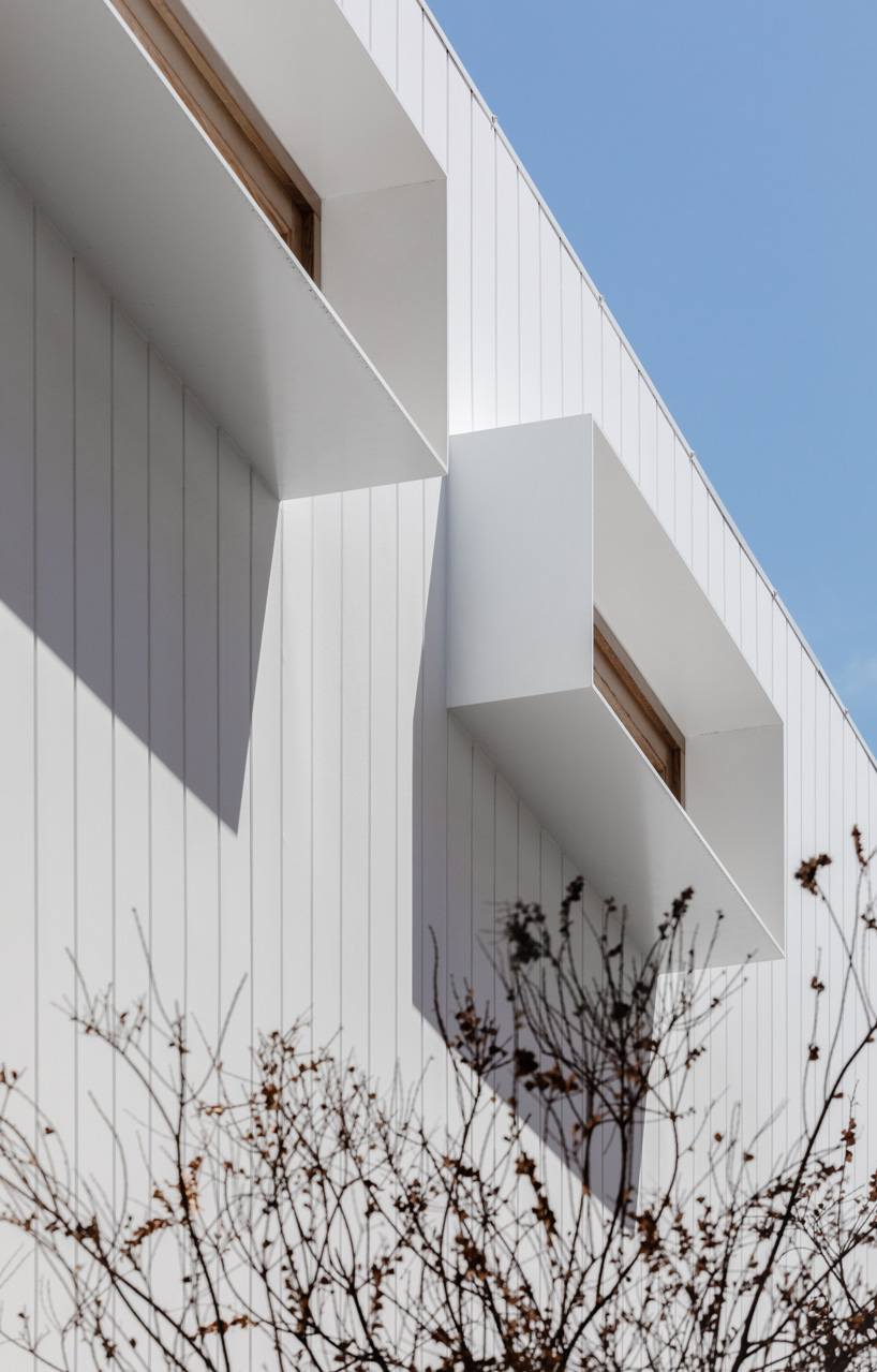james garvan combines three gabled forms in the façade of north bondi house in australia - 6