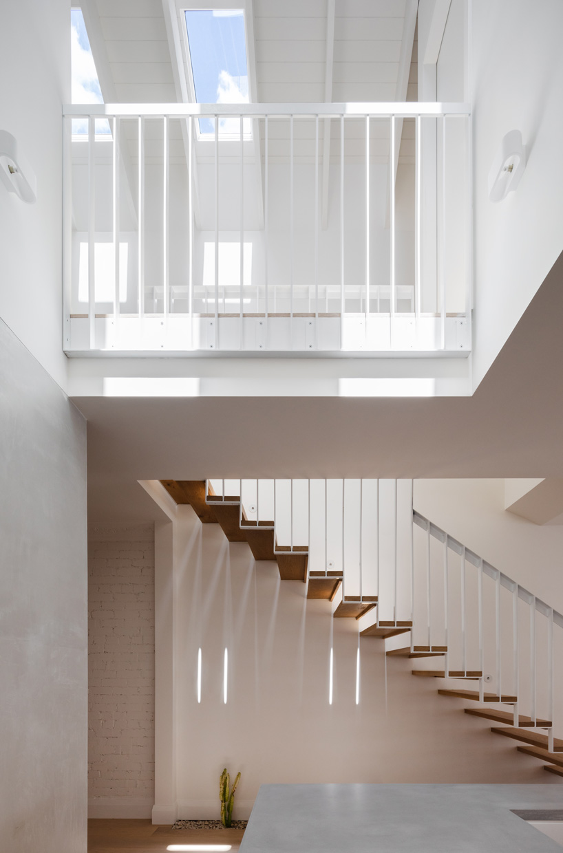 james garvan combines three gabled forms in the façade of north bondi house in australia - 7