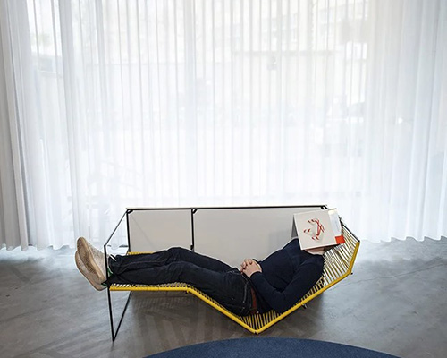 pierre-louis gerlier combines work desk + long chair in 'chaise renversée'