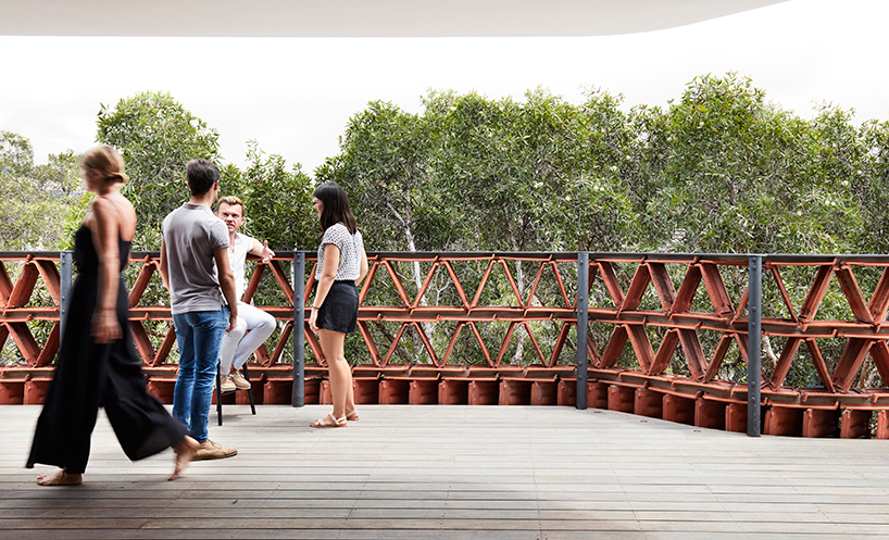 luigi rosselli beehive