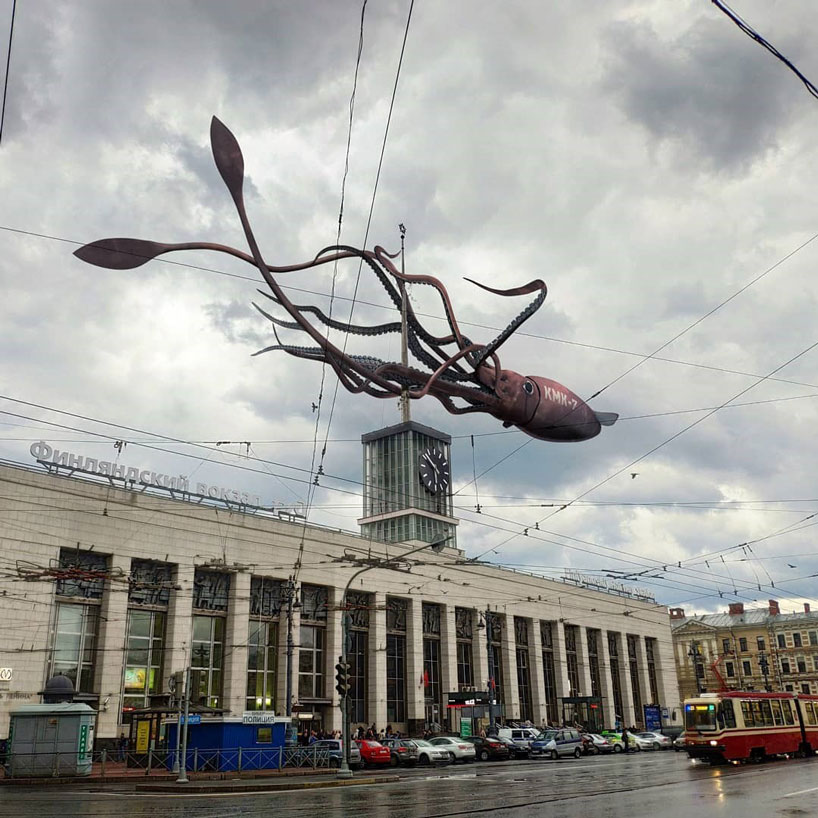 supersized animals take over the city in fantastical images by vadim solovyov designboom