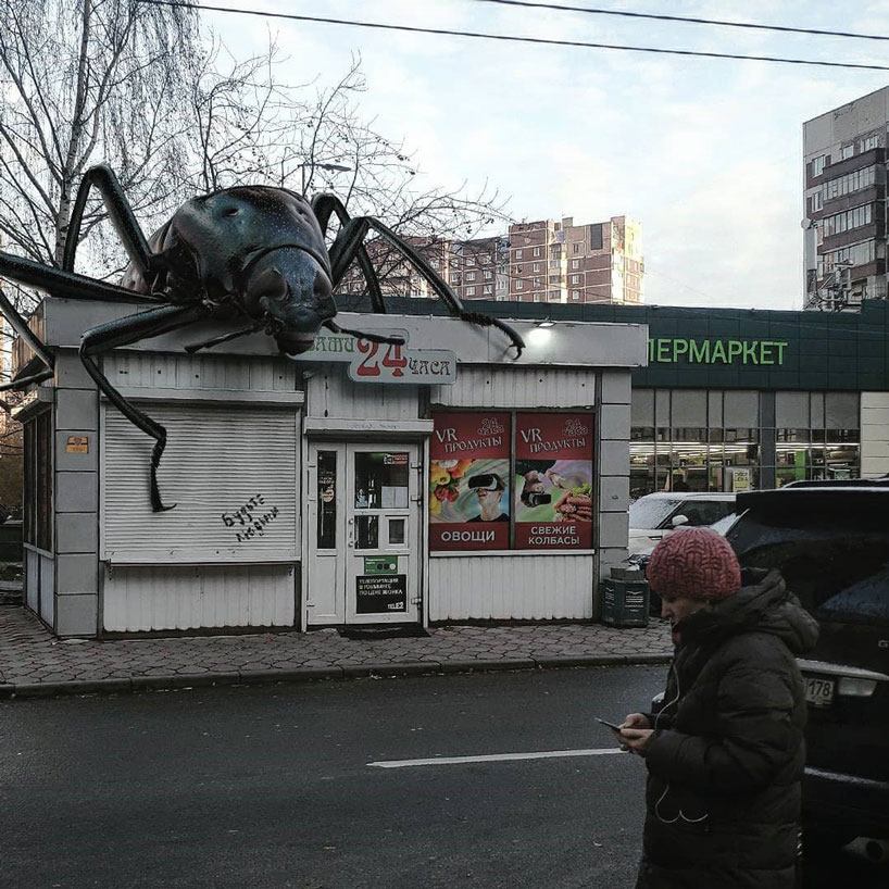 supersized animals take over the city in fantastical images by vadim solovyov designboom