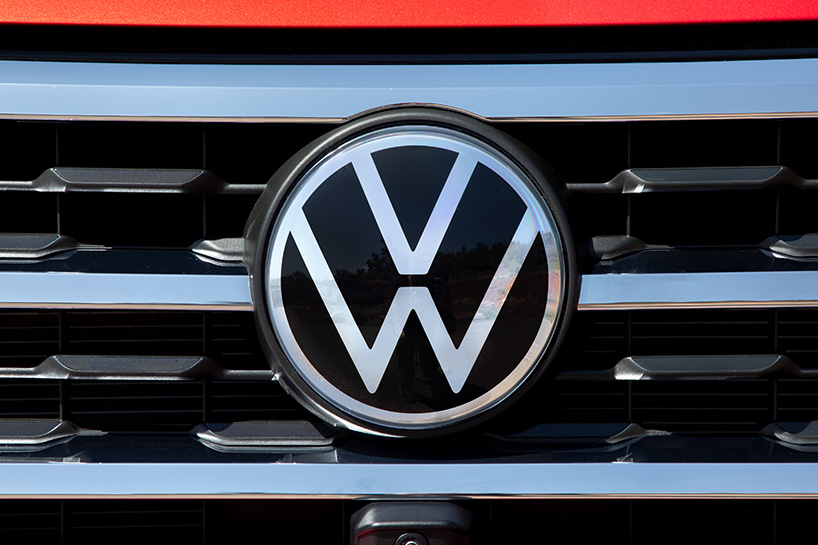 volkswagen debuts new logo aiming to clean its polluter image