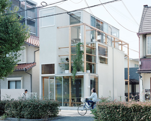 BORD combines steel and wooden frames into 'house for hamacho' in japan