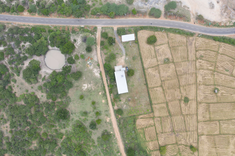 the tree tops wild life bungalow by chinthaka wickramage frames views in sri lanka designboom