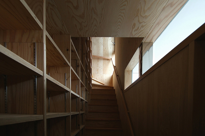 kensaku tohmoto architects combines house with gallery in otsu, japan - 6