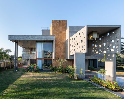 extruded concrete volumes form PIXEL HOUSE by the grid architects in india