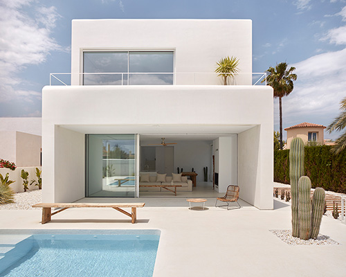 carles faus arquitectura's 'carmen' residence in spain reminds of ibiza country houses