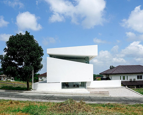 jim caumeron design completes panorama house in the philippines