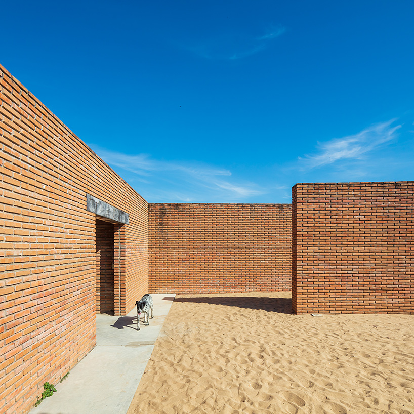 alvaro siza clay pavilion