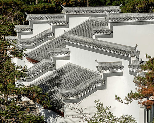 CCD preserves traditional architectural elements in iconic hotel renovation of huangshan
