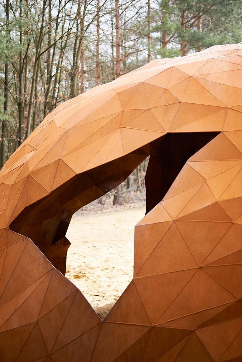 giant sculpture gijs vaerenbergh