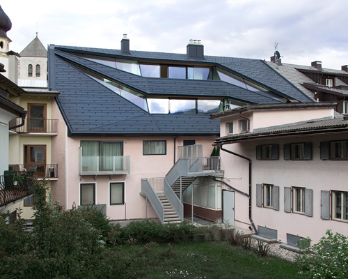 plasma studio transforms italy's 'haus schäfer' with fractal, occupiable roofscape