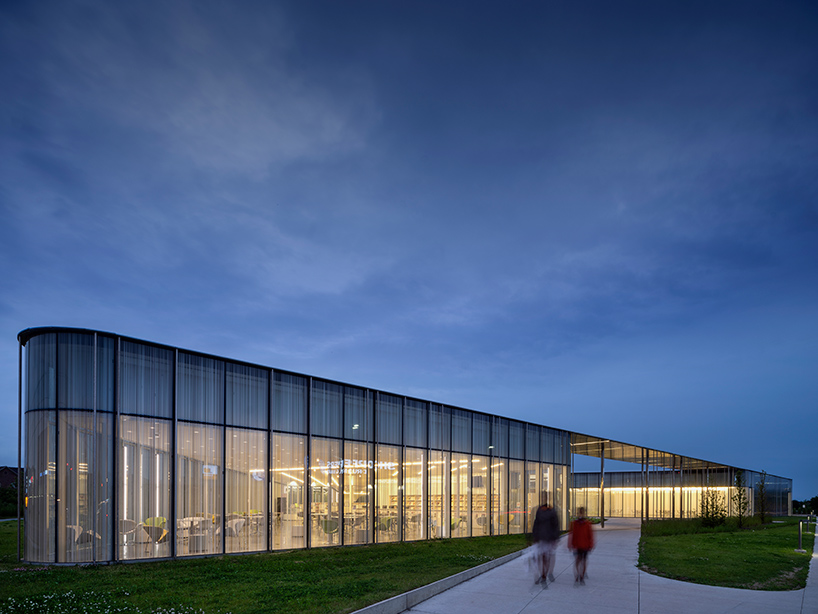 RDHA tops its springdale library in ontario with a fluid, undulating topography - 1