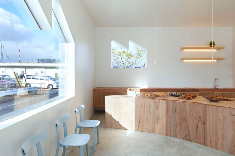 airhouse has shaped the bakery's windows like the store's logo