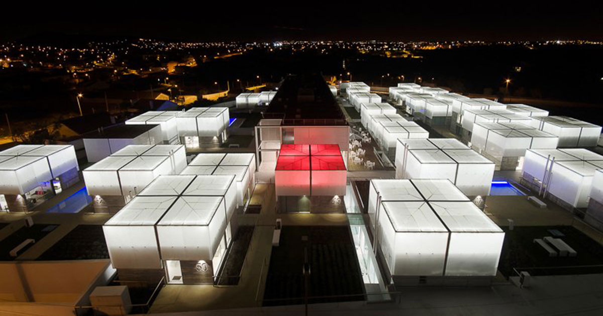 guedes cruz builds social housing with illuminating box roofs for