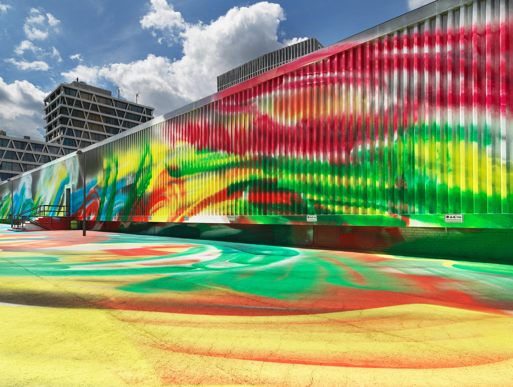 katharina-grosse-it-wasn't-us-berlin-designboom-1800b