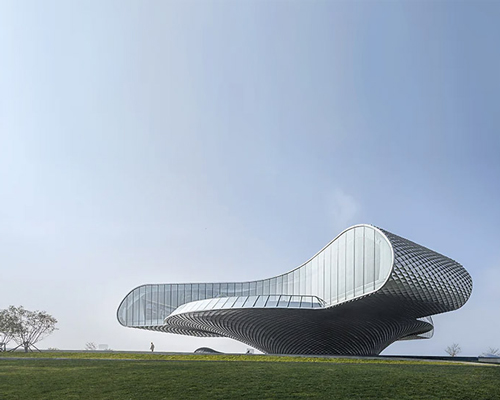 lacime architects applies scale-like aluminum plates to 'the wave' art museum in china