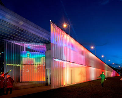 'thermally speaking' light installation changes colors according to visitors' body heat