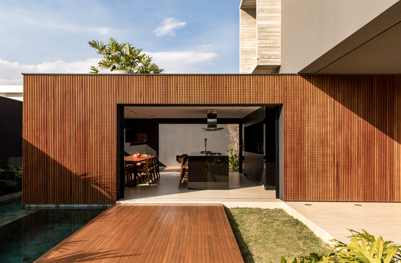 mf+arquitetos applies black cobogó bricks to house in franca, brazil designboom