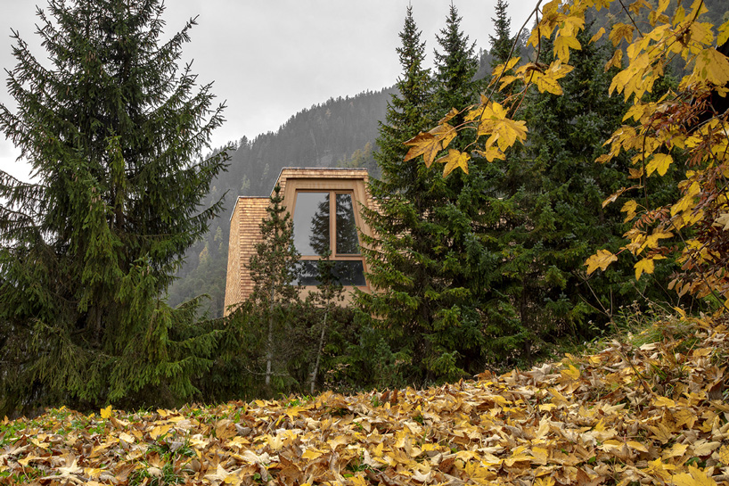 the distinctly-shaped roof makes the entire building visible from afar