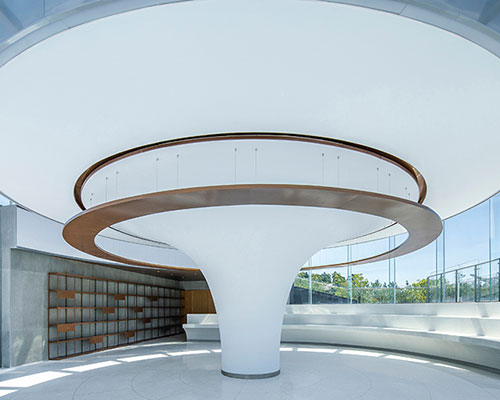 public garden + visitor center by UUA develop around semi-open circular courtyard in china
